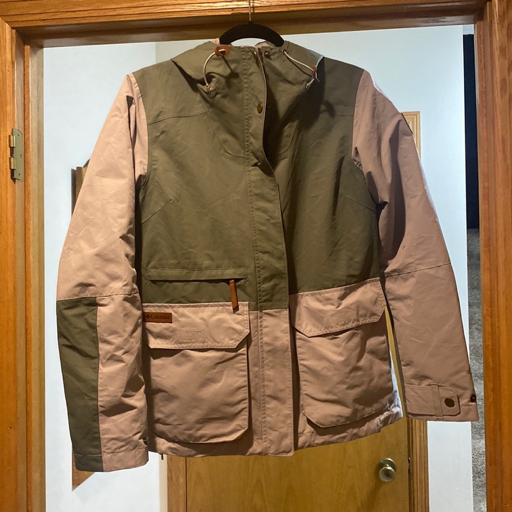 Columbia hooded rain jacket with leather zipper pulls